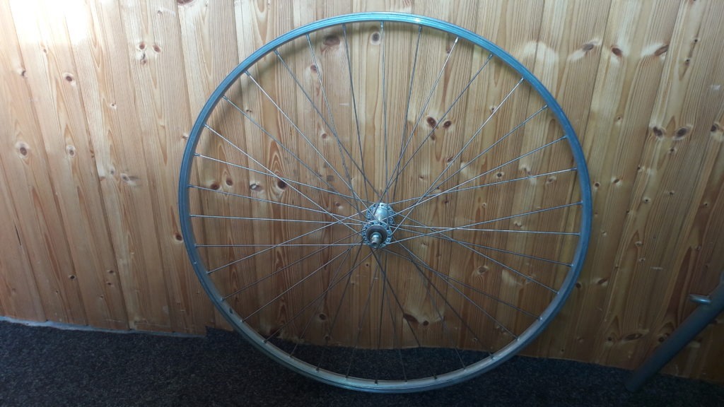 Přední kolo 622 trekking cross náboj shimano