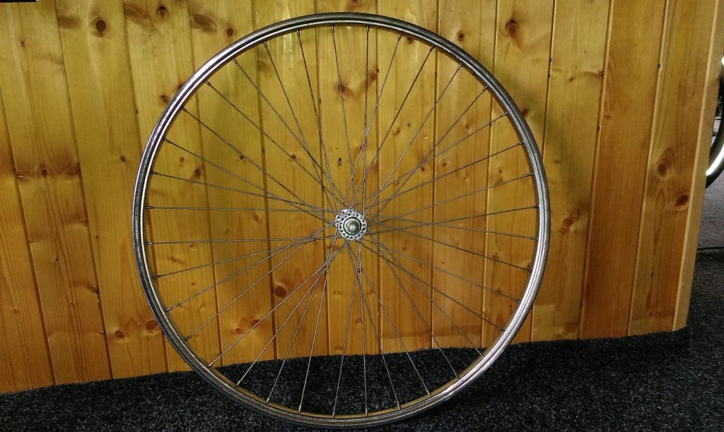 Přední kolo Eska z 80tých let rozměr 590